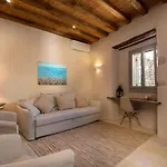 Ariadne's Kastro Boutique Lägenhet *