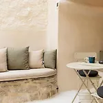 Ariadne's Kastro Boutique * Naxos City